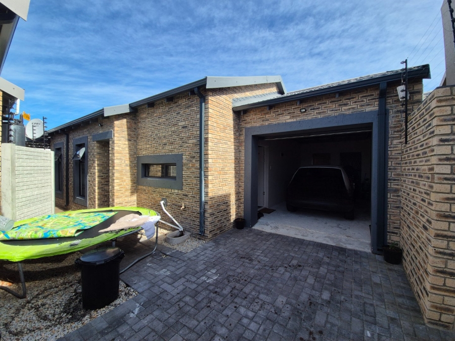 3 Bedroom Property for Sale in Fairview Eastern Cape